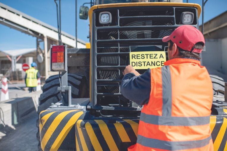 Des formations régulières sensibilisent les équipes évoluant sur les zones de chargement/déchargement. [©Alkern]