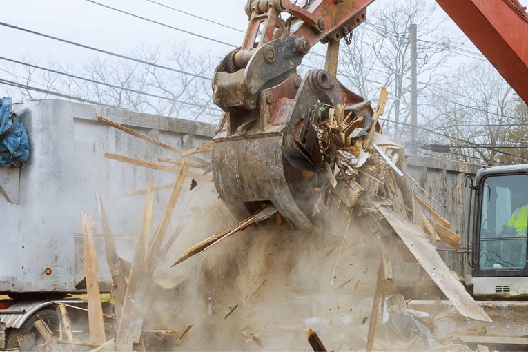 Valobat, candidat à l’agrément d’éco-organisme, aspire à être l’acteur de référence pour la filière-bois. [©Waste Marketplace]