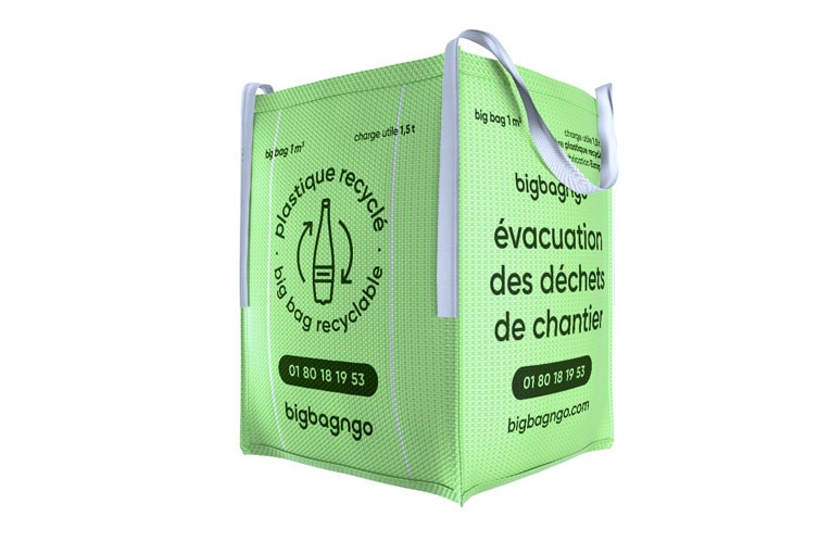 Les big bags sont fabriqués en polyéthylène téréphtalate, un composant issu des déchets de bouteilles en plastique. [©Big Bag'n Go]