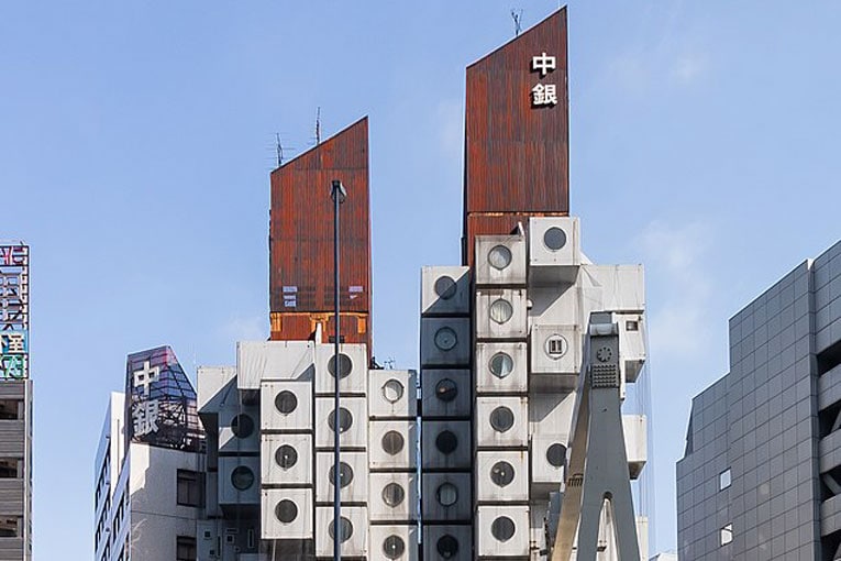 Située dans le quartier de Ginza à Tokyo, la tour-capsule Nagakin a été démantelée. [©Creative Commons Attribution-Share Alike 4.0]