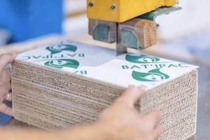 Ipac est le premier matériau en carton 100 % recyclé. [©Bat’Ipac]