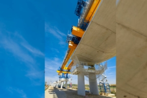 La viaduc du plateau de Saclay positionne les rames de métro à 10 m au-dessus du sol pour une moindre emprise au sol du projet. [©ACPresse]