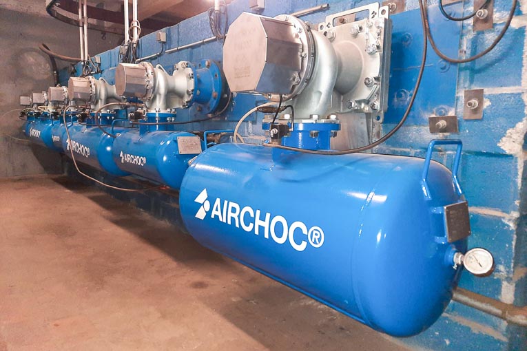 Le canon à air comprimé Airchoc 6 permet d’éviter les arrêts de production dus à des accumulations de matériaux. [©Standard Industrie]
