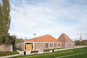 Le Grand Prix du jury : Charles-Henri Tachon, architecture & paysage, restaurant scolaire à Saint-Léger-sur-Dheune (71). [©Nicolas Waltefaugle]