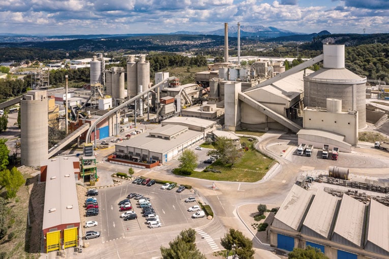 La cimenterie Lafarge de La Malle (13) a été victime d’une attaque opérée par des militants écologistes. [©Holcim].