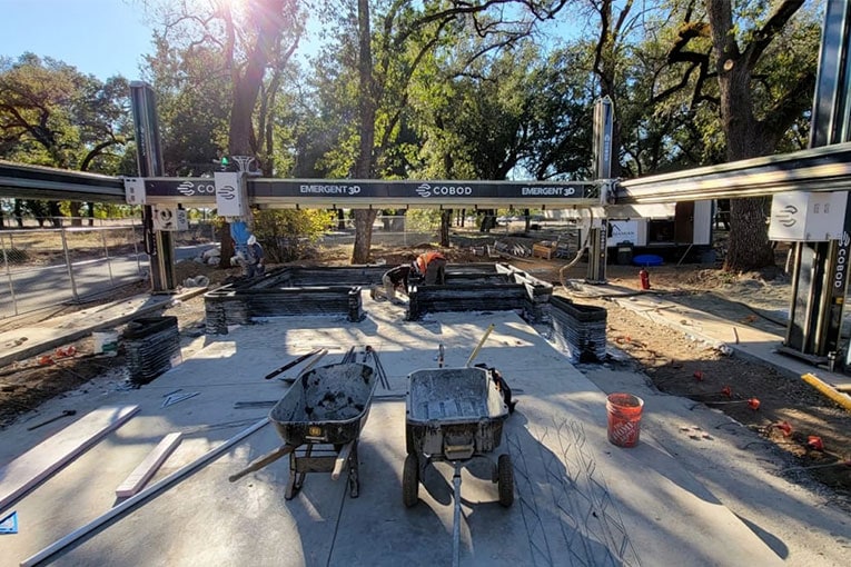 Emergent 3D a imprimé en seulement 30 h, sa première maison à Redding, en Californie du Nord. [©Cobod]