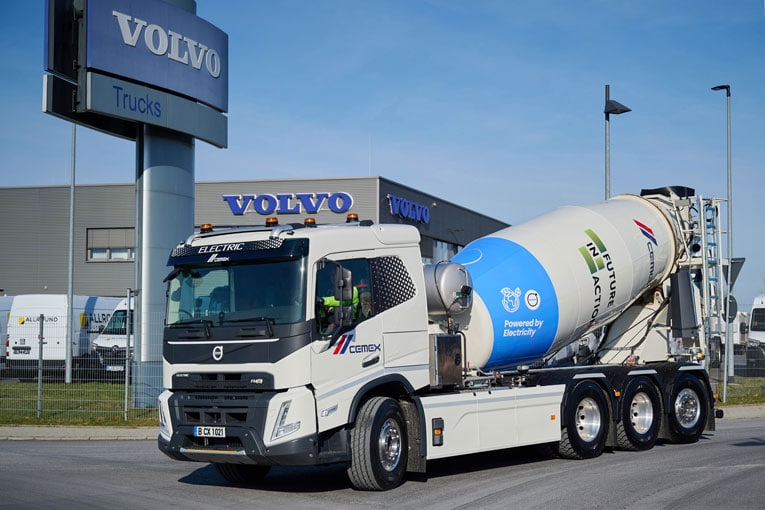 La toupie électrique Volvo FMX est mise en service dans l’unité de production de béton prêt à l’emploi de Spandau, à Berlin. [©Volvo Trucks]