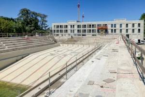 La piscine de Gerland se modernise, avant de voir pousser des équipements sportifs, un hôtel et une cité médicale. [©Freyssinet]