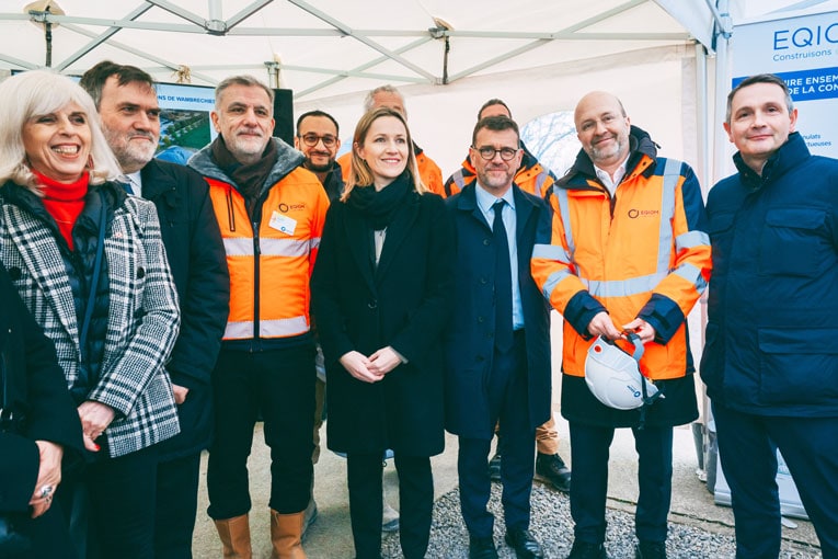 Eqiom a reçu sur son site, à Wambrechies, Olivier Klein, ministre délégué à la Ville et au Logement, et Bérangère Couillard, secrétaire d’Etat chargé de l’Ecologie. [©Eqiom]