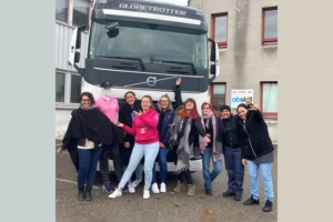 8 femmes ont été formées dans le cadre du programme « Iron Women – Agir au féminin » [©Volvo Trucks France]