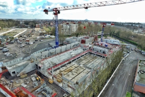 Plus de 5 200 m3 de bétons ont été livrés par Cemex pour construire le futur complexe aquatique de Lens. [©Air HD]