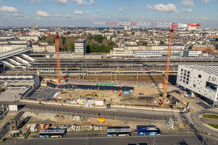 Le Carrousel de Nantes s’annonce comme un pôle d’échanges multimodal, complété par un bâtiment tertiaire. [©Gaël Arnaud/ETPO]