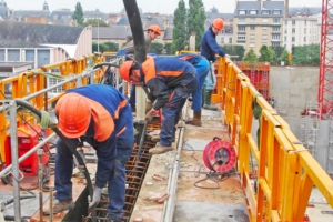 Photo 1 – Les métiers du gros œuvre restent très exposés aux TMS. [©Gérard Guérit]