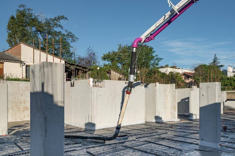 Des parties d’ouvrage, comme les fondations ou les infrastructures, ne peuvent être construites qu’en béton. [©ACPresse]