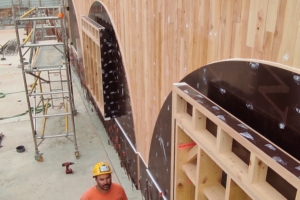 Pour le futur hôtel le Grand Mess à Aubière, Coffrabat a rélaisé des coffrages de voiles courbes. [©Coffrabat]