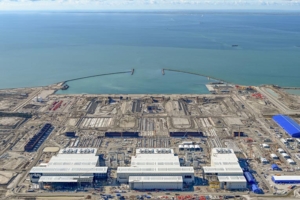 L’usine de préfabrication et le port de départ des caissons ont été construits, côté danois, pour la réalisation du Femern Link. [©Femern Link]