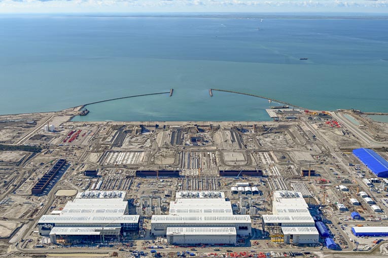L’usine de préfabrication et le port de départ des caissons ont été construits, côté danois, pour la réalisation du Femern Link. [©Femern Link]