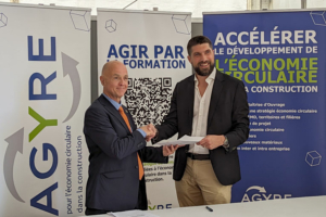 Stéphane Le Guirriec, directeur général d’Agyre, et François Turland, président du groupe Bastide Bondoux, signent un partenariat. [©ACPresse]