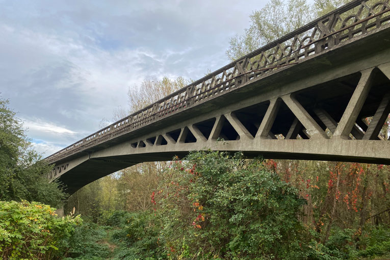 Le Pont Boutiron-sur-l’Allier d’Eugène Freyssinet fera l'objet d'une visite le 13 octobre prochain. [©Patrick Guiraud]