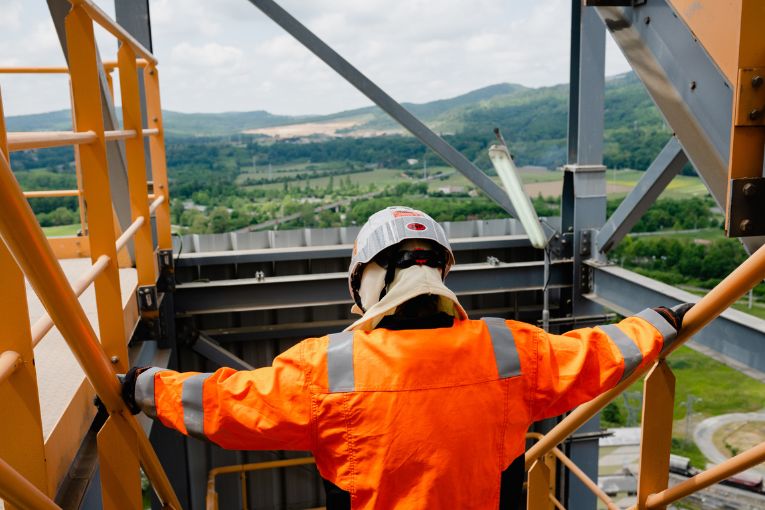 Une politique de prévention de plus en plus performante, avec une diminution de 43 % des arrêts de travail consécutifs aux accidents de travail a été constatée en 2022 sur le secteur. [©Nicolas Lascourrèges – France Ciment]