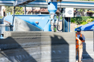 Grâce à la technologie Cobod, les murs du projet “Solar Futures House” ont été imprimés en un temps record de 15 h.[©Cobod]