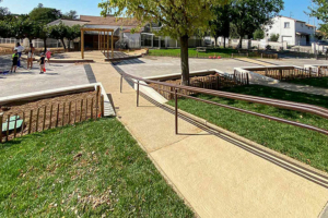 La Ville de Vendargues a choisi le béton perméable Pervia de Cemex pour ses écoles. [©Cemex]