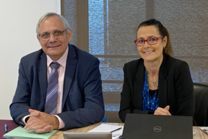 De gauche à droite, Alain Plantier, président de l’Unicem, et Carole Deneuve, cheffe du service économique et statistiques. [©Unicem]