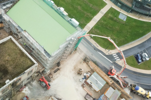 Afin de rénover l’ex-usine de la société nouvelle Le Flockage, à Châteauroux, Viano BTP va concevoir un plancher en béton léger structurel. [©Viano BTP]