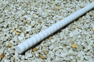Les barres en fibre de verre Glasspree TP de Sireg, basées sur la résine thermoplastique Elium d’Arkema, représentent une avancée majeure pour la construction. [©Arkema]