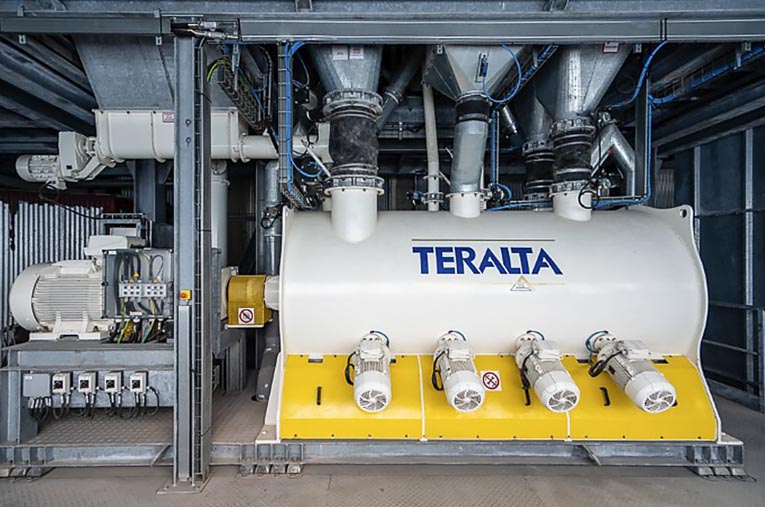 L’ensemble de production autonome s’articulant autour d’un mélangeur à sec Arcen MEH 6000. [©Teralta]
