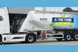 En 2025, BHR a fait rentrer son tout premier camion-citerne 100 % électrique, toujours avec tracteur Volvo Trucks. [©BHR]