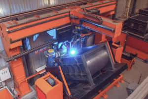 Chez Elkon, des lignes robotisées réalisent 100 % des soudures. [©Elkon]