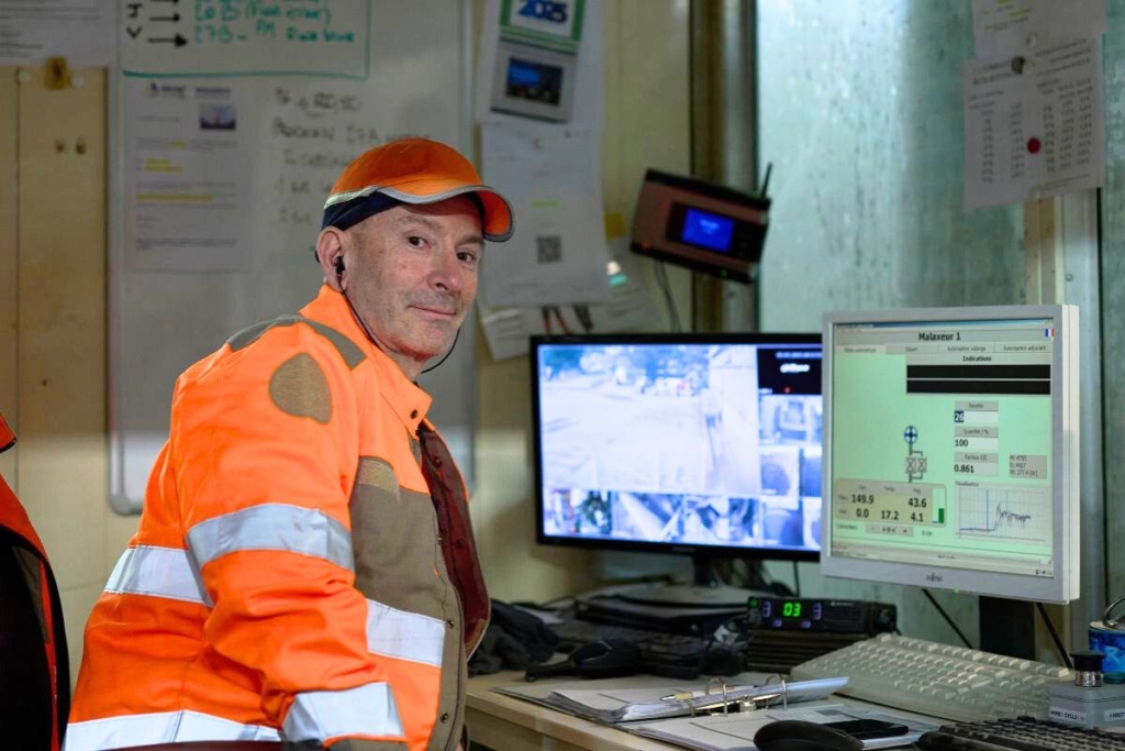 Lionel Reveaux, technicien de maintenance des équipements dans l'usine de préfabrication de Bronzo Perasso à Marseille.