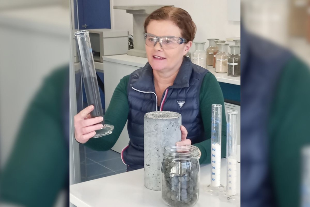 Laury Barnes-Davin, directrice scientifique chez Vicat.