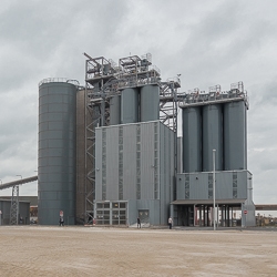 Ecocem France vient d’inaugurer sa nouvelle usine de production de laitier moulu de hauts fourneaux de Dunkerque. [©ACPresse]