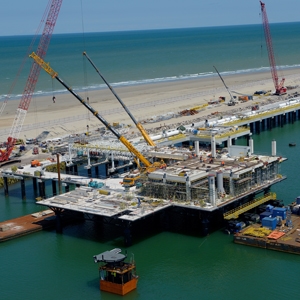 Chantier du terminal méthanier de Dunkerque. [©Vinci Construction]