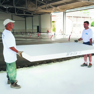 L’offre de Knauf Bâtiment pour l’ isolation des dalles béton en PSE. [©Knauf Bâtiment]