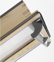 Dessinée par le studio Jacob Jensen Design, la barre de manœuvre adopte une apparence plus contemporaine et plus ergonomique.