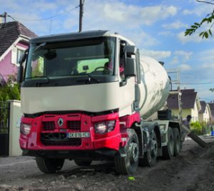 Porteur Renault Trucks C 430 8x4 XLoad équipé d’une toupie. [©Renault Trucks]