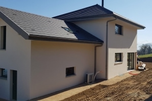 Maisons Oxygène inaugure sa première maison individuelle certifiée NF Habitat HQE et labellisée E+C- en Haute-Savoie. [©Maisons Oxygène]