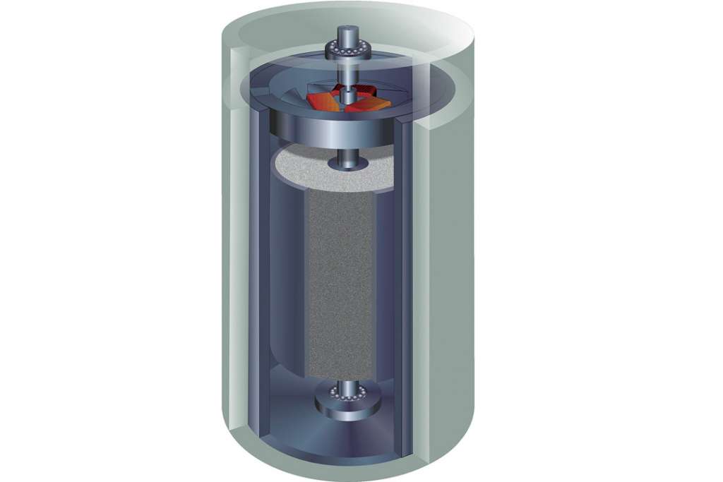Le cylindre de béton, mis sous vide, est fixé à un axe, qui l'entraîne dans une rotation à grande vitesse. [©Energiestro]