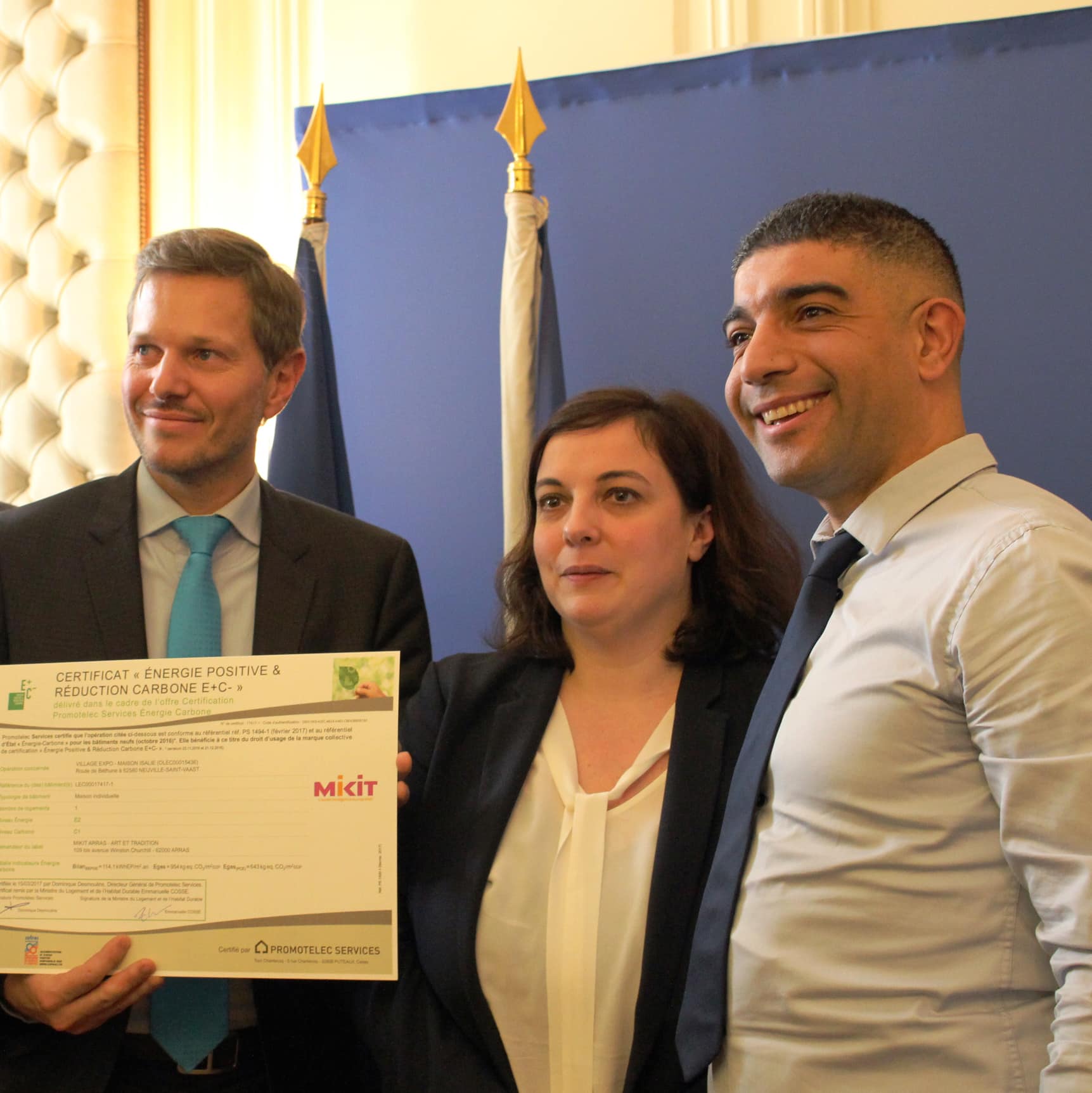 Emmanuelle Cosse remet les premiers labels E+C-