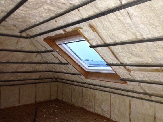 Mirbat : L’isolation projetée thermo-acoustique