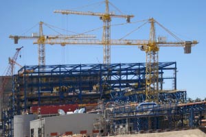 Cinq grues à tour Liebherr sont en service dans le cadre de deux projets miniers dans le désert de l'Atacama au Chili.