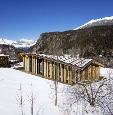 Le Prix Coup de cœur du public à la réalisation, qui avait obtenu le plus de suffrages. Ce prix a été remis à l’équipe de Mont-Blanc Base Camp aux Houches (74) conçu par l’agence Kengo Kuma & Associates.