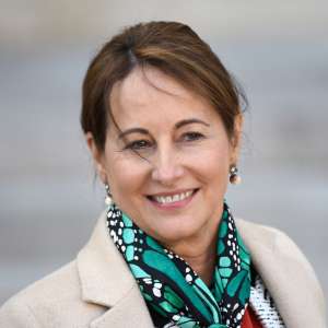 French minister of Ecology, Sustainable Development and Energy Segolene Royal leaves the Elysee presidential palace following the weekly cabinet meeting on February 4, 2015 in Paris. AFP PHOTO / MARTIN BUREAU