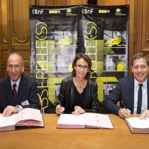 Le 4 décembre dernier, signature de la convention qui va permettre d’enrichir le site Passerelle(s), de le pérenniser et de le développer, renouvelé par Dominique Velut, président de la Fondation BTP Plus, Laurence Engel, présidente de la Bibliothèque nationale de France, et Jean-Christophe Repon, président du CCCA-BTP. [©CCCA-BTP/Vincent Bourdon]